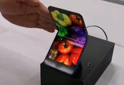 Sharp'tan ekranı dikey katlanan telefon