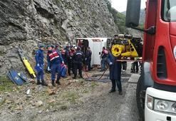 Antalya'da midibüs devrildi! Ölü ve yaralılar var