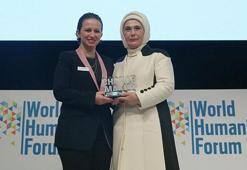 Emine Erdoğan'a ‘Fark Yaratan’ ödülü