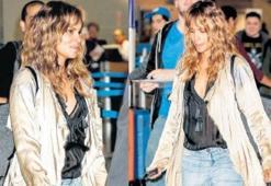 Halle Berry'den küvet pozu