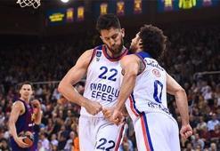 Anadolu Efes, son maça bıraktı