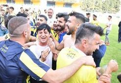 Suat Kaya gözyaşlarını tutamadı