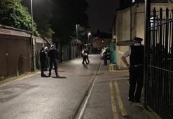 Londra'da silahlı bir kişi camiye girmeye çalıştı