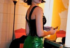 Dua Lipa'dan bornozlu poz!