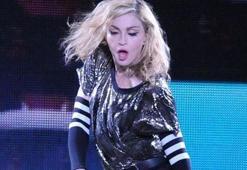 Madonna'ya tepkiler sürüyor