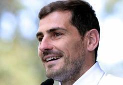 Iker Casillas futbolu bıraktı