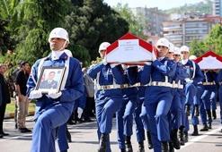 AA muhabirini arama çalışmalarında şehit olan 2 asker için tören düzenlendi