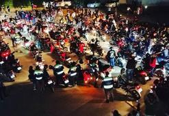Motosiklet tutkunlarından 19 Mayıs fener alayı