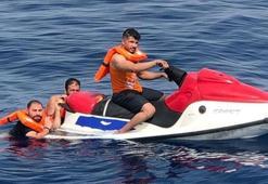 Jet-ski'ye tutunarak kaçmaya çalıştılar, yakalandılar