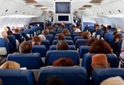 Hostesin anonsu önce şaşırttı, sonra güldürdü!