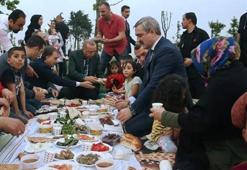 Cumhurbaşkanı Erdoğan, vatandaşlarla iftar yaptı
