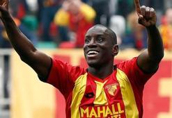 Göztepe'de Demba Ba geri dönüyor