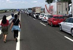 İpsala'da kilometrelerce 'tatilci' kuyruğu