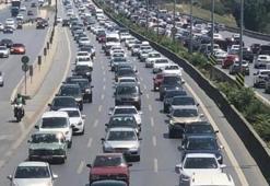 İstanbul'da bayram yoğunluğu! Trafik felç