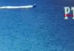 Sürat teknesinin muhabirleri taşıyan tekneye çarpma anları ortaya çıktı