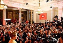 Danimarka’da seçimin galibi Frederiksen’in hedefi azınlık hükümeti