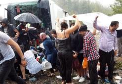 Yolcu otobüsü devrildi: 25 yaralı