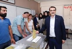 Bakan Dönmez oyunu Üsküdar'da kullandı