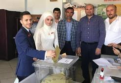 Düğünlerini bırakıp oy kullandılar!