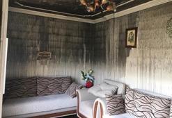 Cinnet getirip, evi ateşe verdi