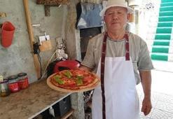 71 yaşında köyüne dönüp pizzacı oldu!