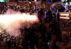Hong Kong'da halk yine sokaklarda!