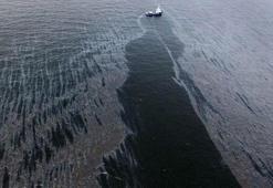 Şili'de 40 bin litre akaryakıt denize döküldü