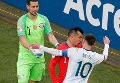 Medel, Messi'yi yaktı! 3 ay men