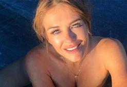 Elizabeth Hurley'den havuzda üstsüz poz