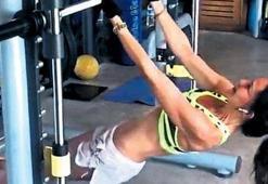 Hande Ataizi spordan vazgeçmiyor