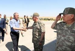 Bakan ve komutanlar sınırda!