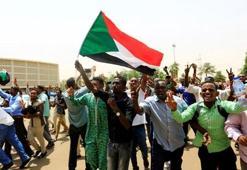 Sudan'da beklenen imzalar atıldı