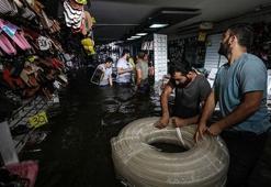 İstanbul'u "çok hücreli fırtına" vurdu