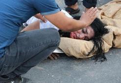 Korku dolu anlar! 2 çocuğuyla yola savruldu