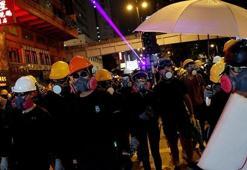 Hong Kong polisinden protestoculara müdahale