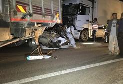 Yakıtı bitip kamyonla çekilen otomobile, TIR çarptı: 3 ölü, 2 yaralı