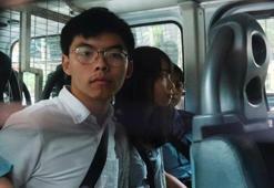 Hong Kong'da protestocuların liderlerine gözaltı