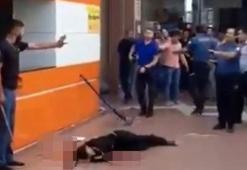 Dehşet! Defalarca bıçakladıktan sonra kimseyi yaklaştırmadılar