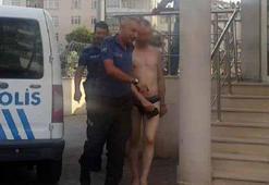 Kimse ne olduğunu anlamadı! İç çamaşırıyla sokaklarda
