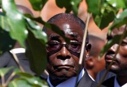 Devrik lider Mugabe öldü!