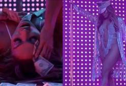 Jennifer Lopez, festivale iç çamaşırsız katıldı