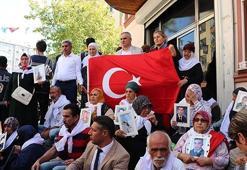 Sanatçılardan Diyarbakır'da nöbet tutan annelere destek