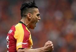Galatasaray'da Falcao, Diagne'yi solladı!