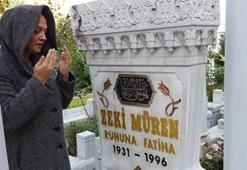 Zeki Müren’in mezarına ziyaret