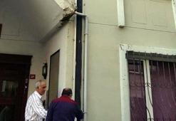 Esenyurt'ta depremden hasar gören bina boşaltıldı