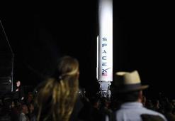 Elon Musk yeni roketi Spacex'i tanıttı: Uzaya yolculuk nasıl yapılır?