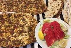 Lahmacun yerken bir daha düşünün! Esenyurt'ta 3.5 lira, Fatih'te 10 lira...