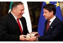 Pompeo'ya peynirli protesto!
