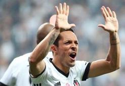 Adriano, Beşiktaş'ı unutamıyor!