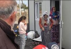 Bir ayda yaşadıkları evler yandı! Şimdi de giysileri yanıyor